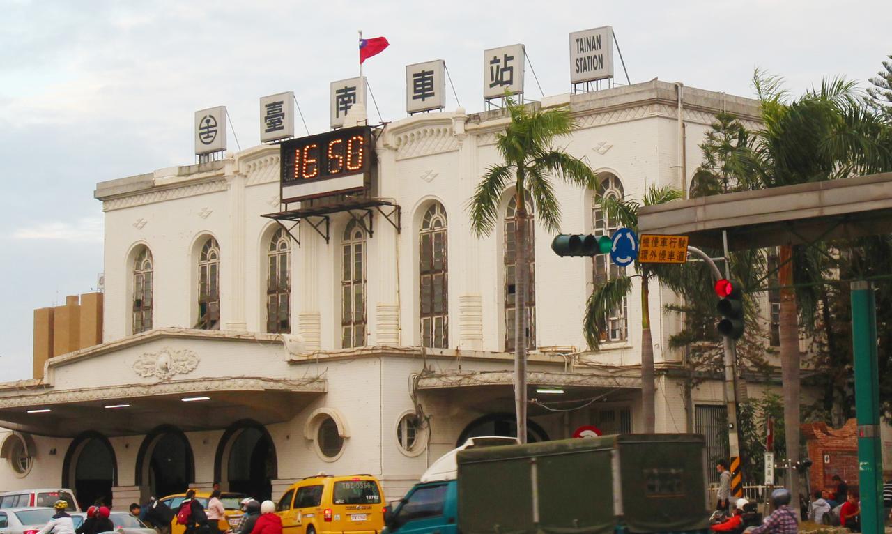 Wide Angle Hostel Đài Nam Ngoại thất bức ảnh